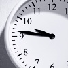 Abb. Uhr an der Wand Abb. Uhr an der Wand