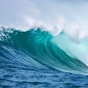 Abb. Hohe Welle im Meer